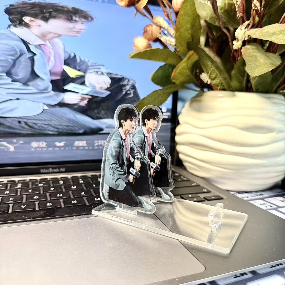 청이 모바일 폰 스탠드 아크릴 레이지 스타일 장식 팬  - Phone Accessories China 리뷰 및 가격
